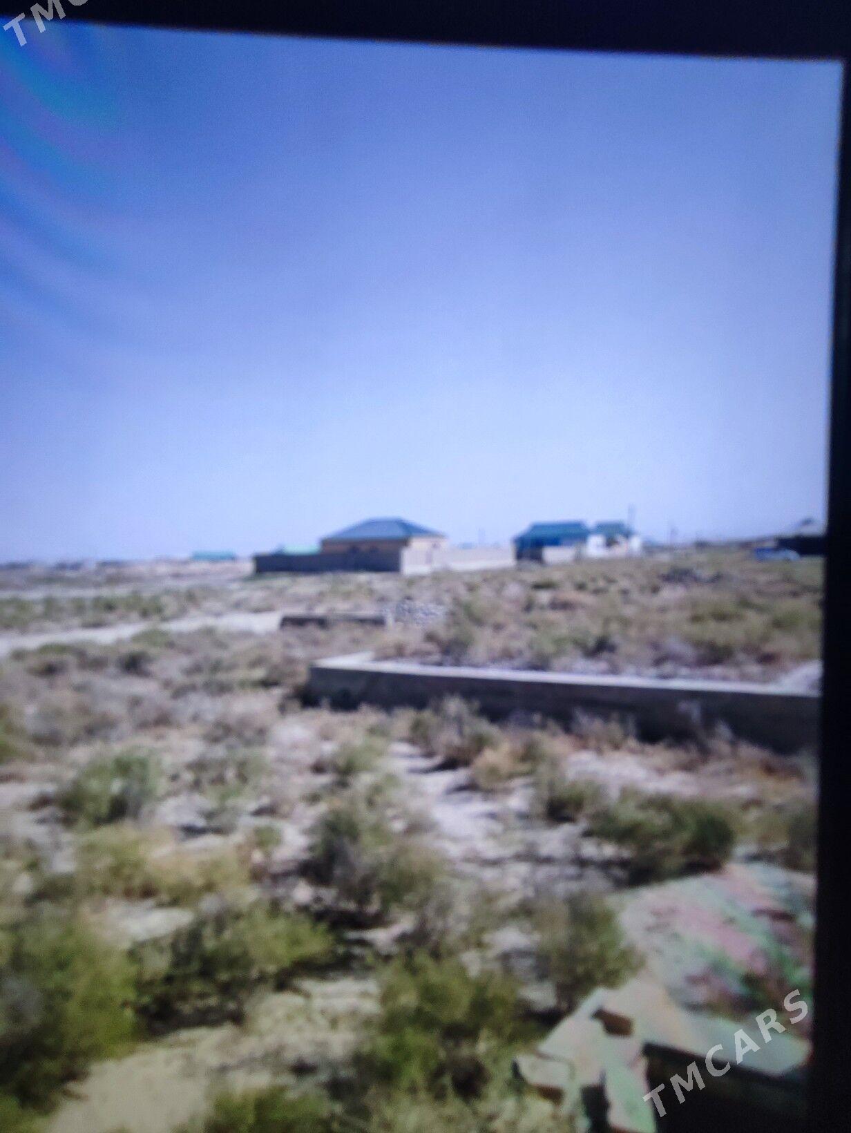 Uçaska ýer - Kaka - img 1