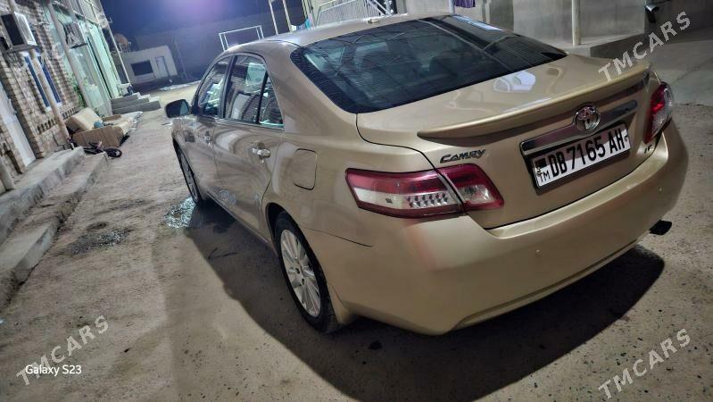 Toyota Camry 2010 - 195 000 TMT - Теджен - img 2