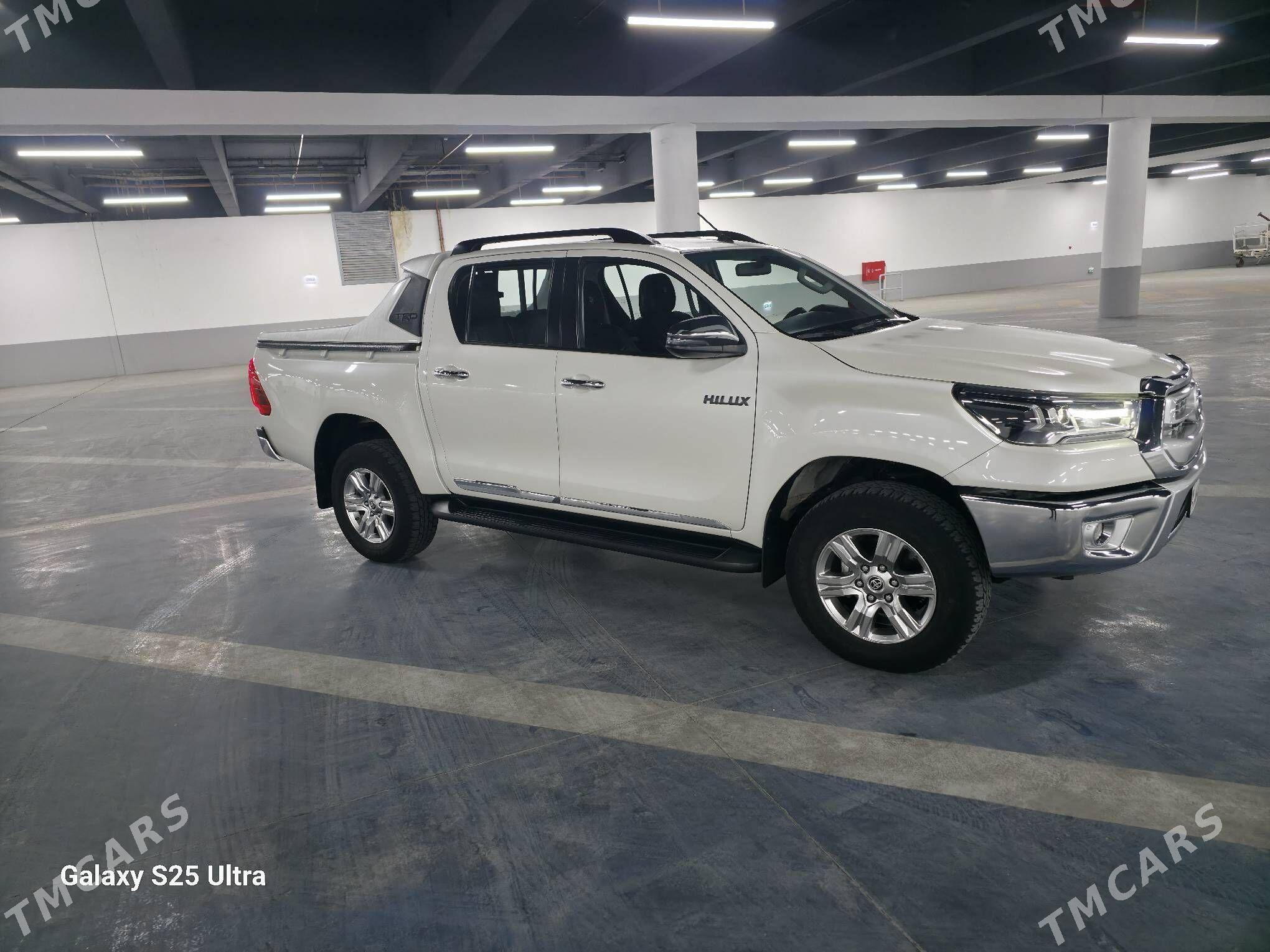 Toyota Hilux 2022 - 580 000 TMT - Büzmeýin - img 8