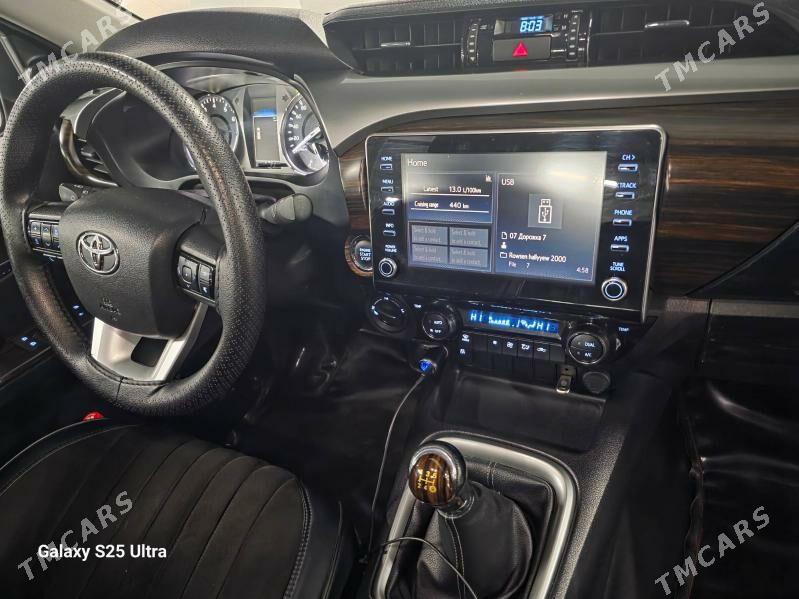 Toyota Hilux 2022 - 580 000 TMT - Büzmeýin - img 5