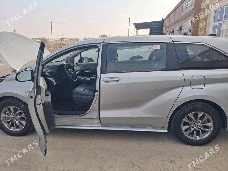 Toyota Sienna 2021 - 480 000 TMT - Дянев - img 10