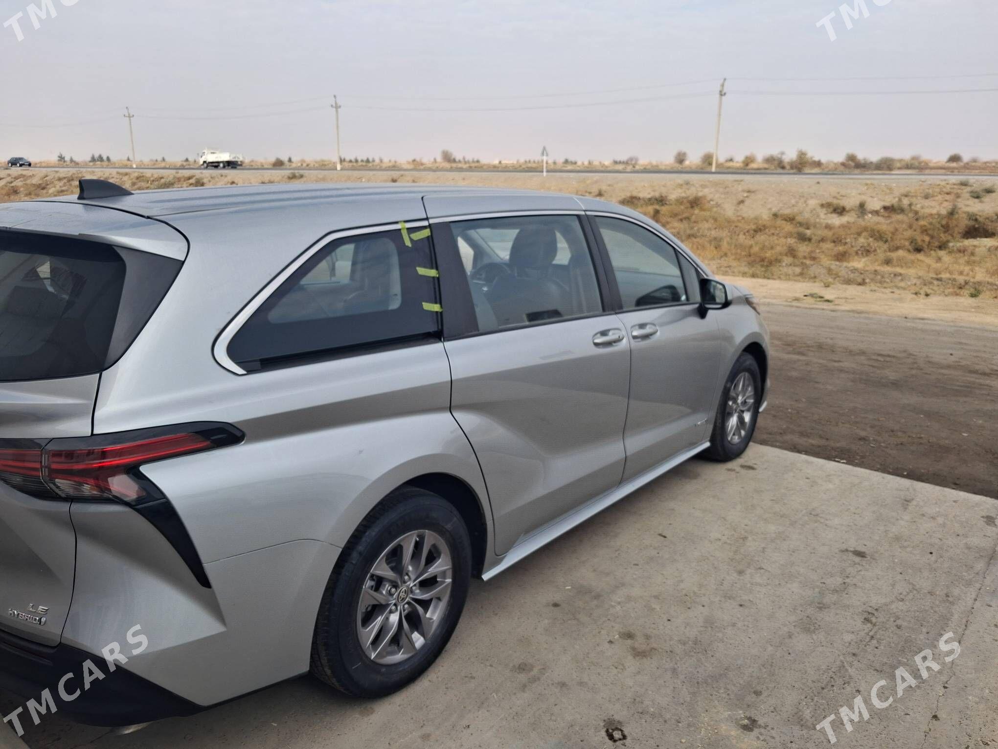 Toyota Sienna 2021 - 480 000 TMT - Дянев - img 3