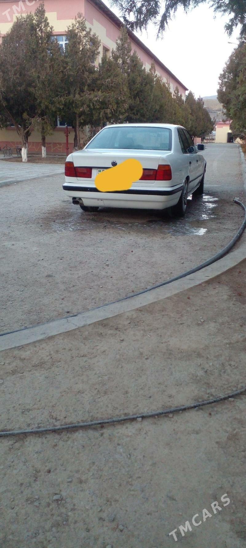 BMW 525 1990 - 65 000 TMT - Бахарден - img 4