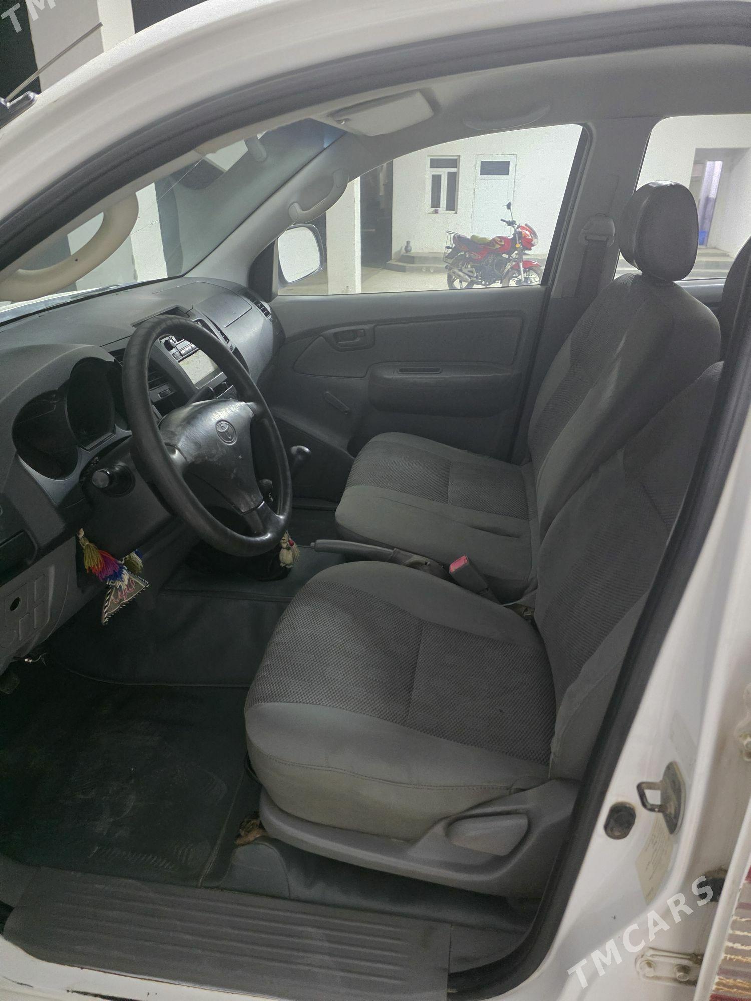 Toyota Hilux 2006 - 150 000 TMT - Gumdag - img 4