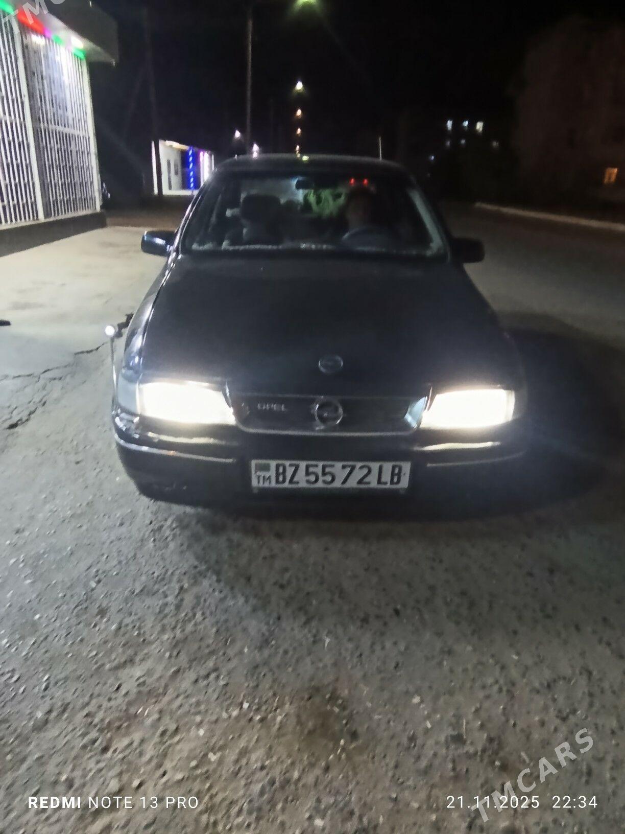 Opel Vectra 1992 - 23 000 TMT - Газаджак - img 5