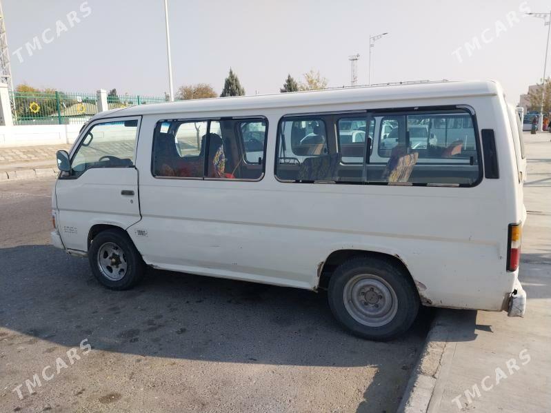 Toyota Hiace 1995 - 40 000 TMT - Мары - img 2