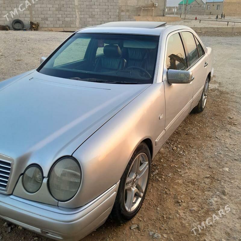 Mercedes-Benz E320 1996 - 60 000 TMT - Гызыларбат - img 3