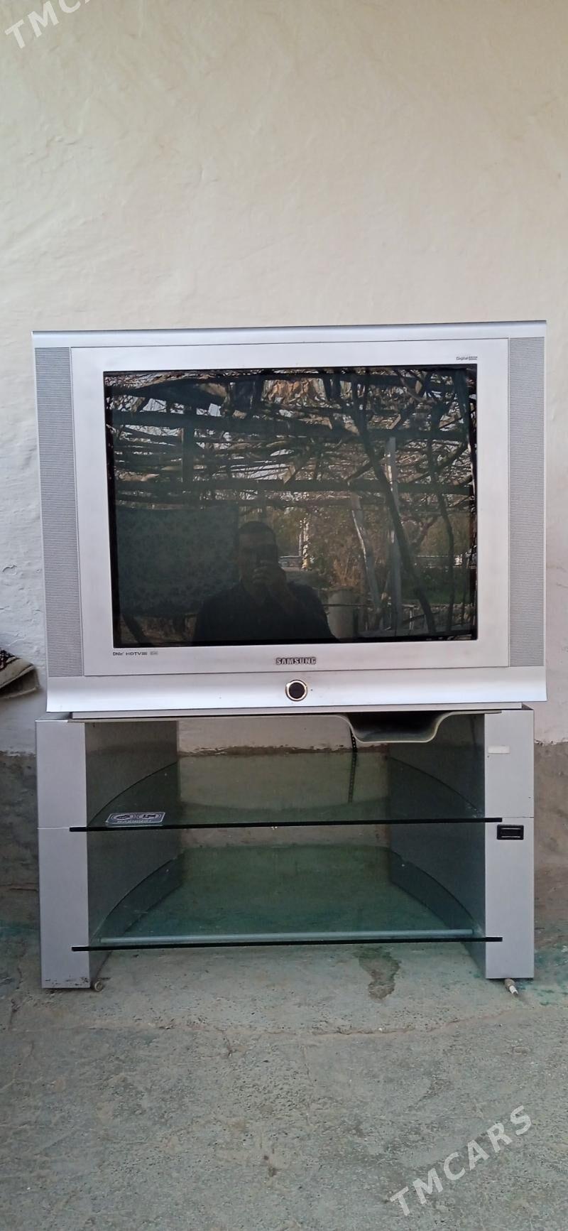 Telewizor pastawkasy bilen - Кëши - img 4