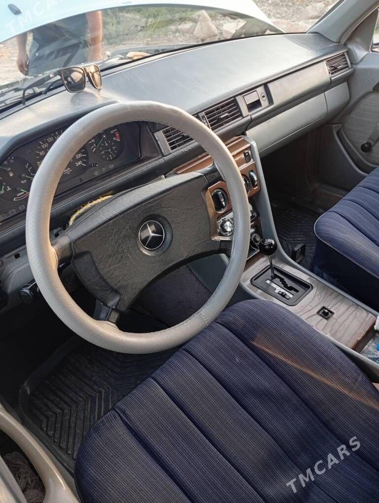 Mercedes-Benz 300E 1989 - 60 000 TMT - Мары - img 6