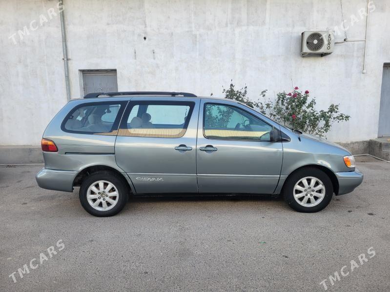 Toyota Sienna 2000 - 136 000 TMT - Mary - img 8