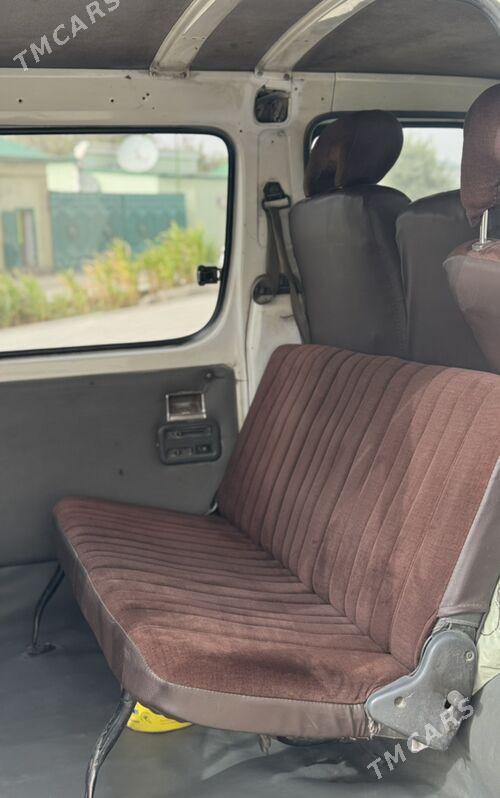 Toyota Hiace 2005 - 85 000 TMT - Мары - img 5