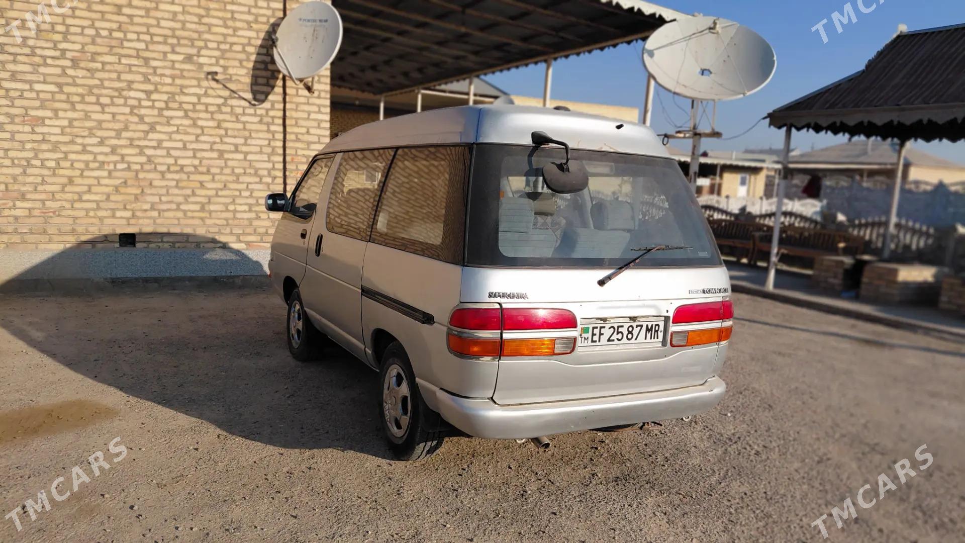 Toyota Town Ace 1992 - 35 000 TMT - Мары - img 2