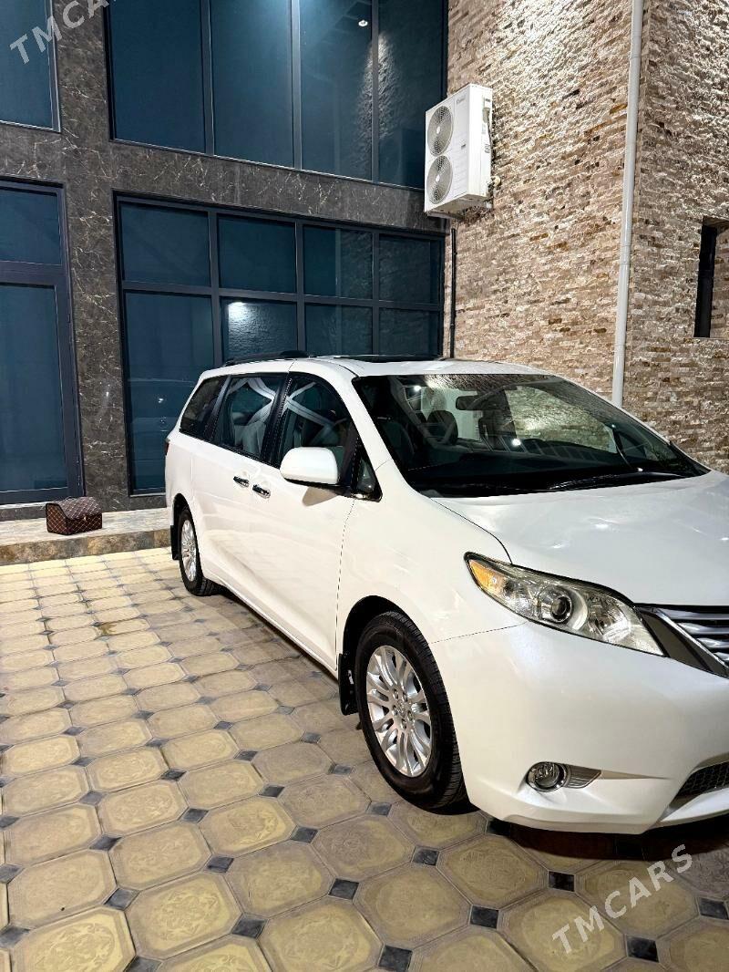 Toyota Sienna 2017 - 420 000 TMT - Багир - img 3