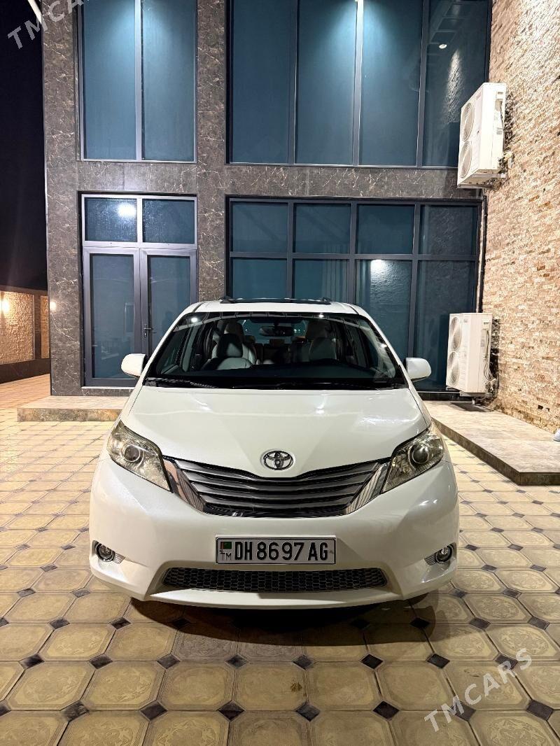 Toyota Sienna 2017 - 420 000 TMT - Багир - img 2