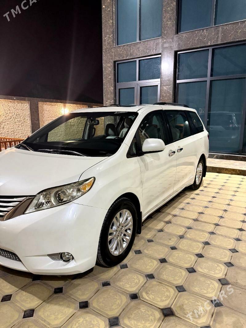 Toyota Sienna 2017 - 420 000 TMT - Багир - img 5