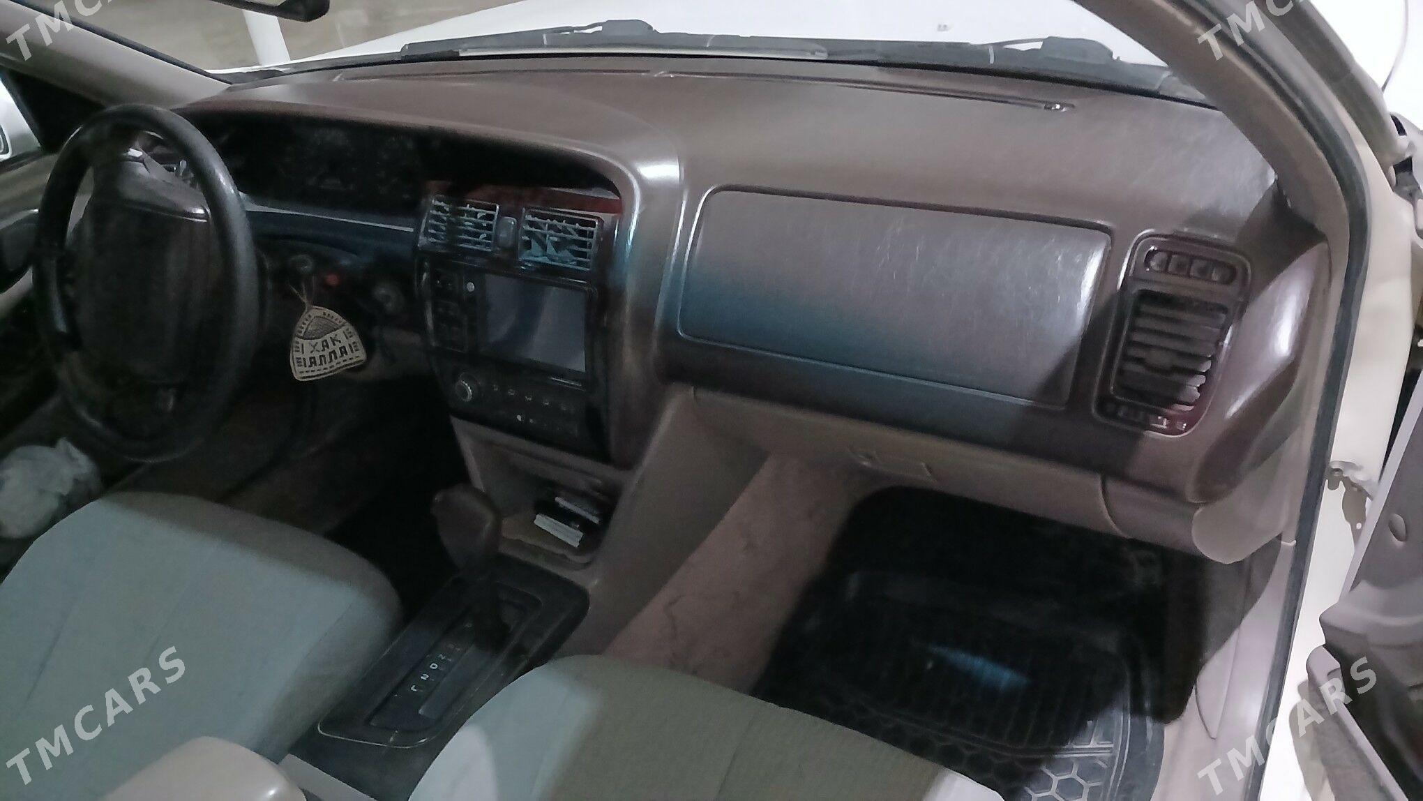 Toyota Avalon 1996 - 100 000 TMT - Ак-Бугдайский этрап - img 3