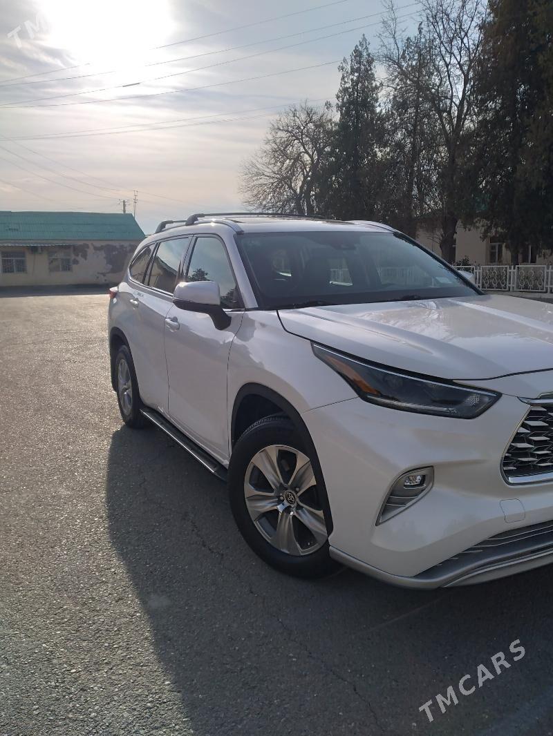 Toyota Highlander 2021 - 520 000 TMT - Bäherden - img 1