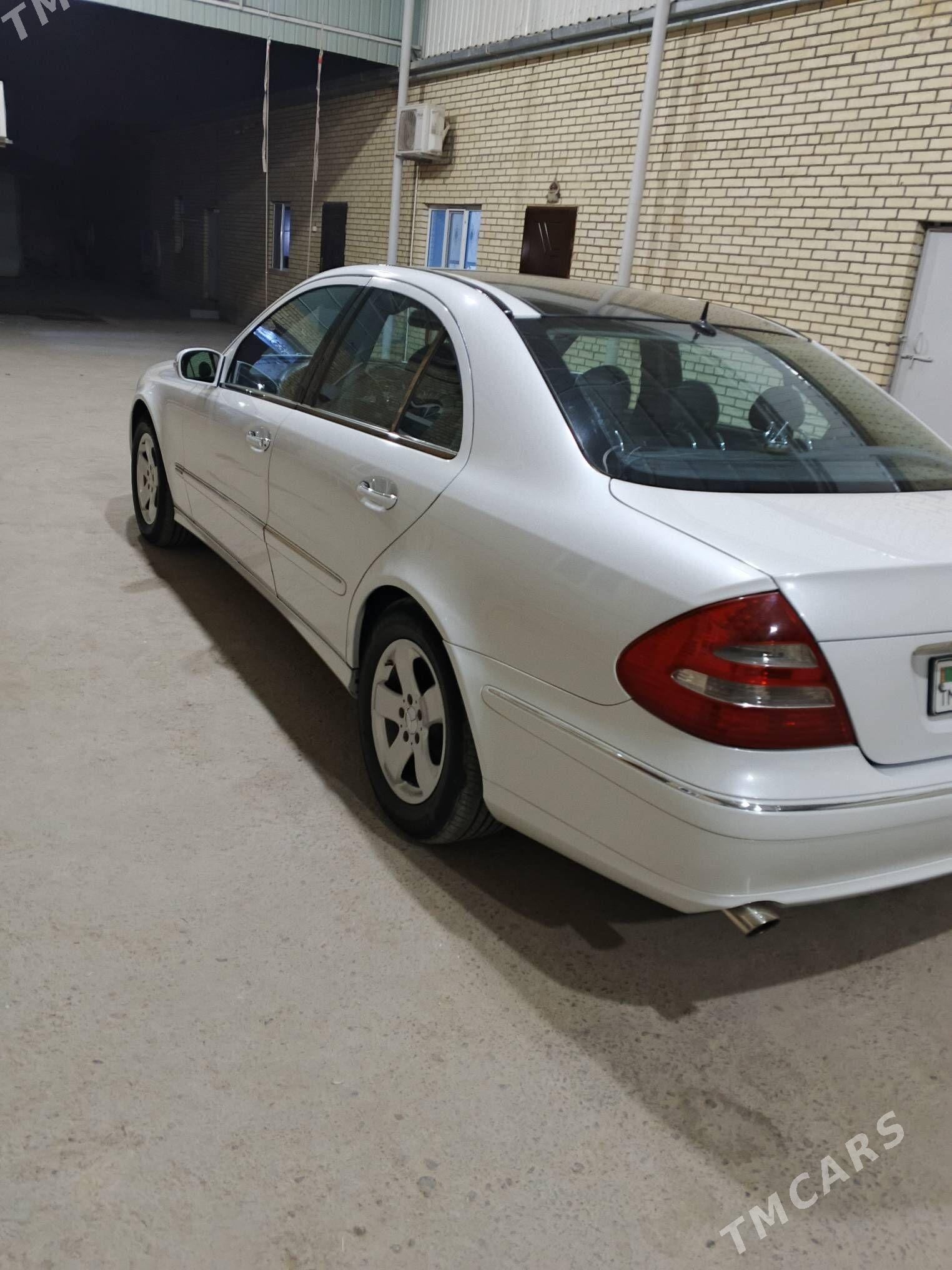 Mercedes-Benz E320 2002 - 140 000 TMT - Мары - img 4