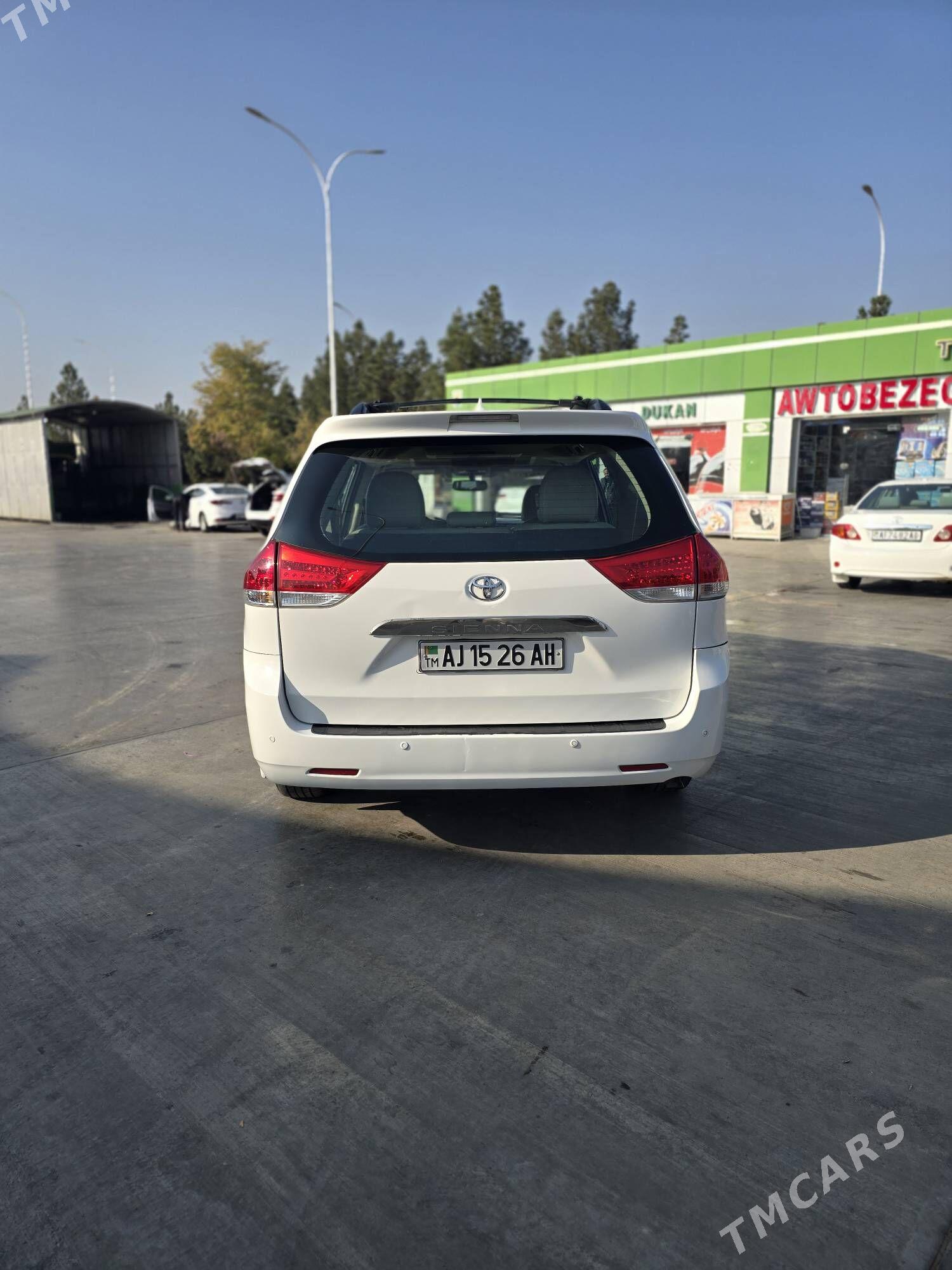 Toyota Sienna 2010 - 305 000 TMT - Улица Г. Кулиева (Объездная) - img 5