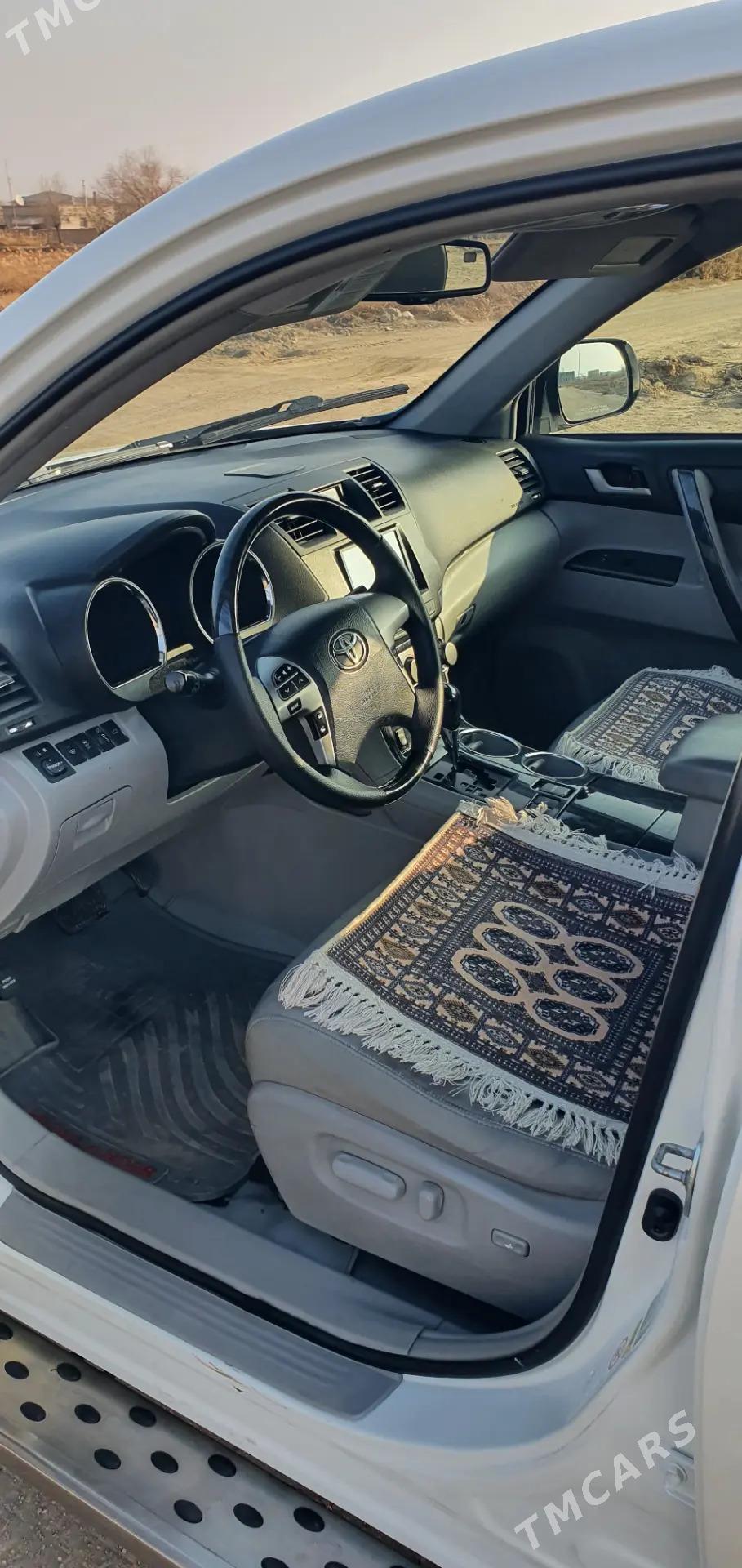 Toyota Highlander 2012 - 380 000 TMT - Köneürgenç - img 4