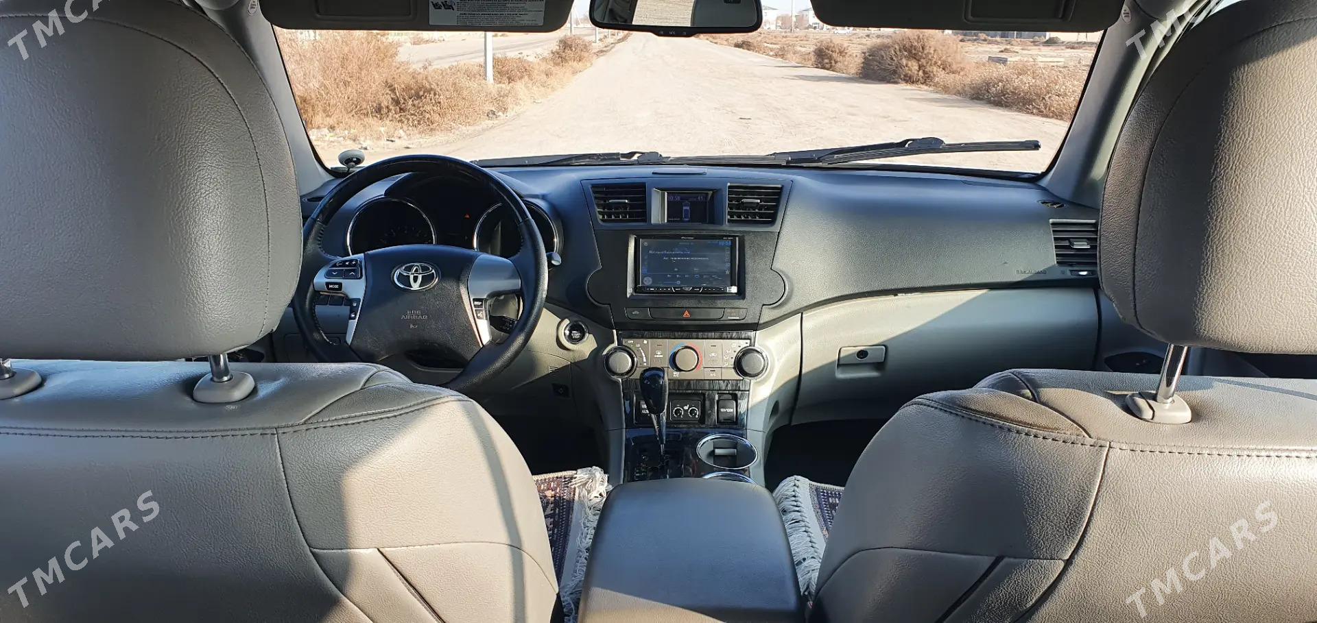 Toyota Highlander 2012 - 380 000 TMT - Köneürgenç - img 6