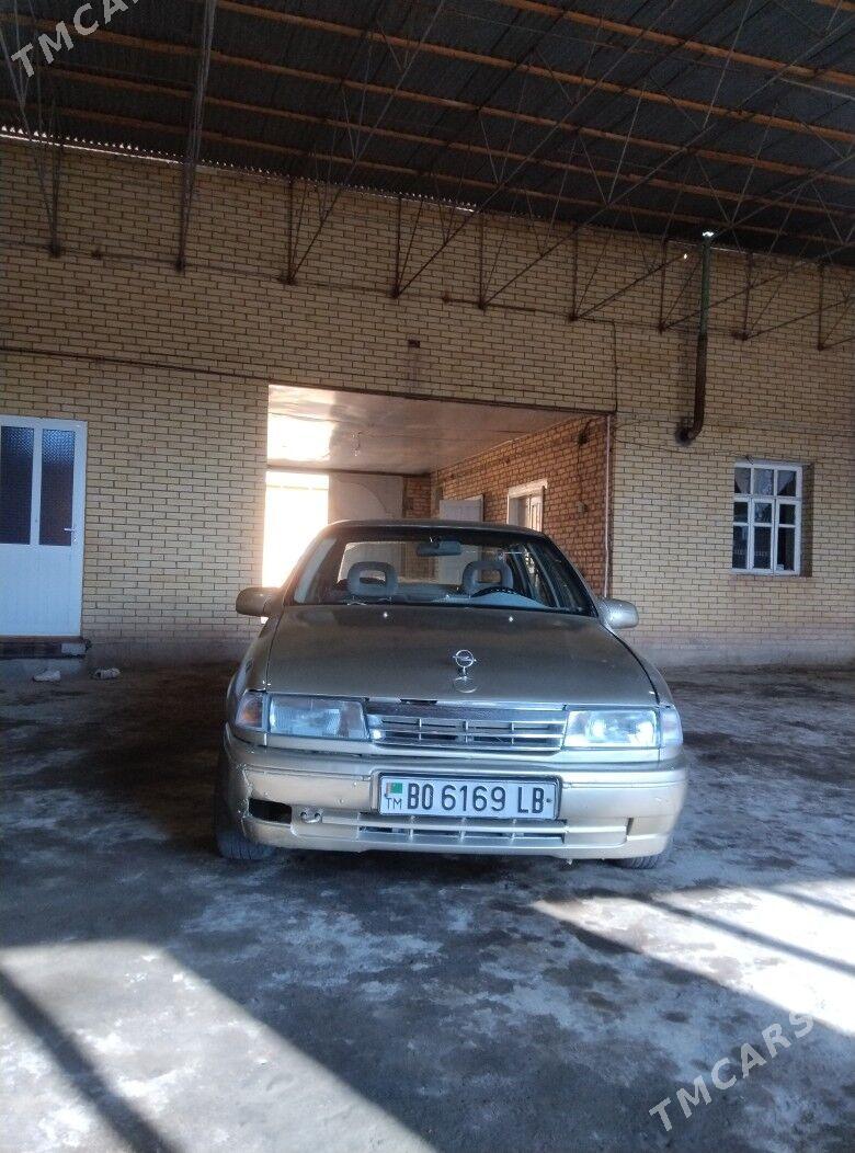 Opel Vectra 1989 - 30 000 TMT - Чарджоу - img 1