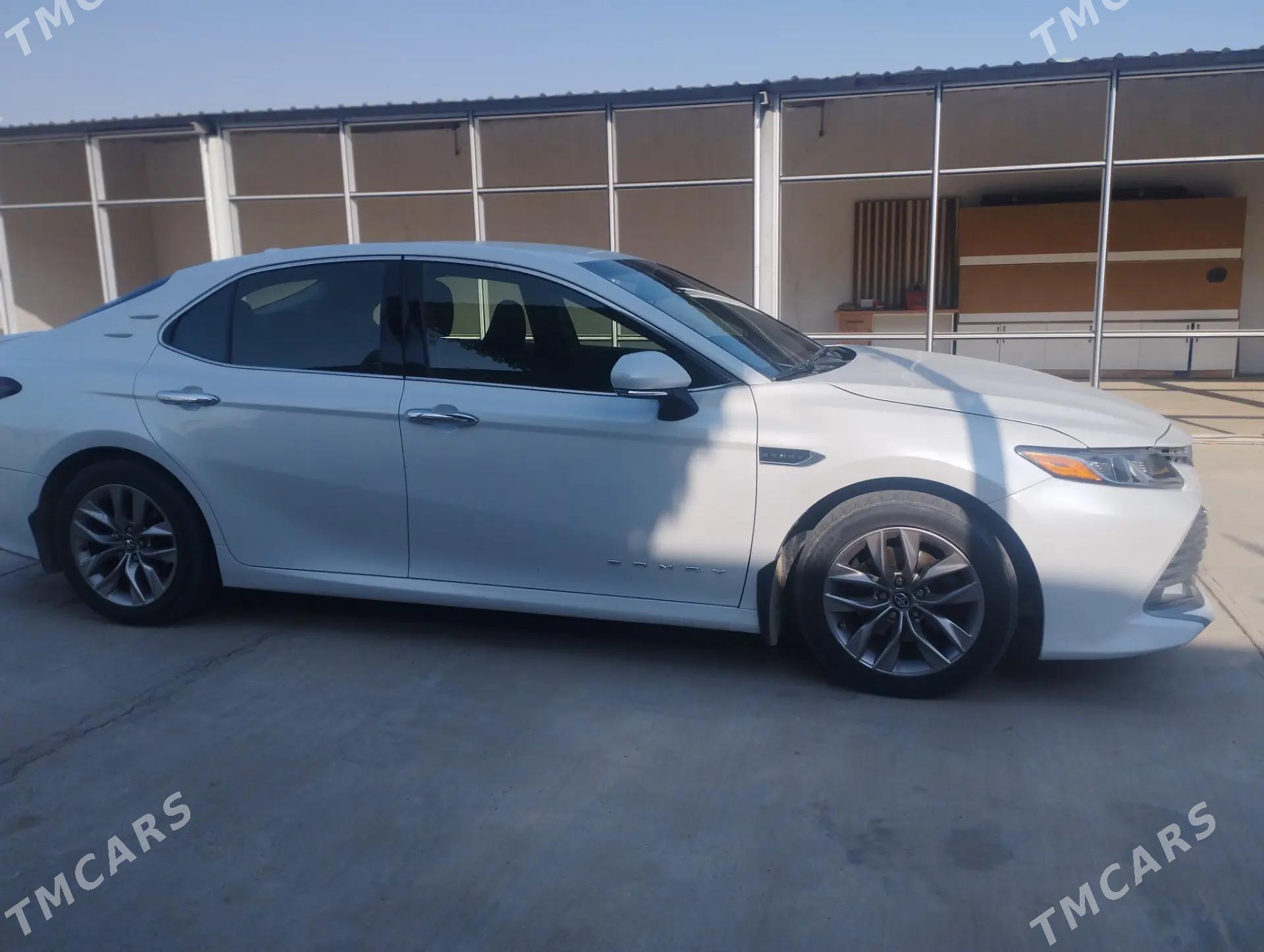 Toyota Camry Hybrid 2020 - 300 000 TMT - Ашхабад - img 2