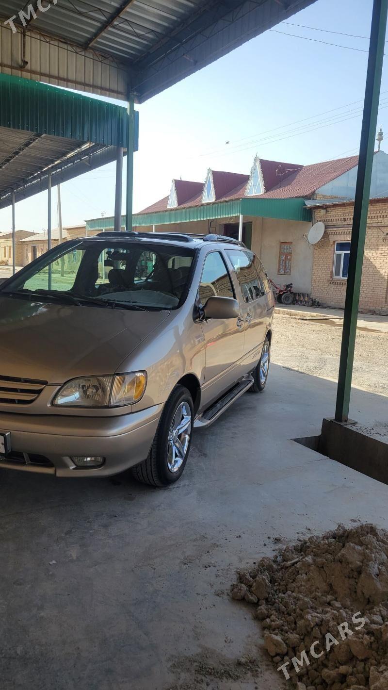 Toyota Sienna 2001 - 170 000 TMT - Türkmenabat - img 1