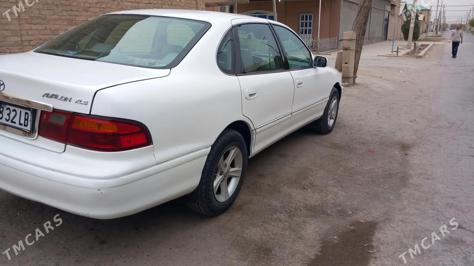 Toyota Avalon 1998 - 141 000 TMT - Туркменабат - img 4