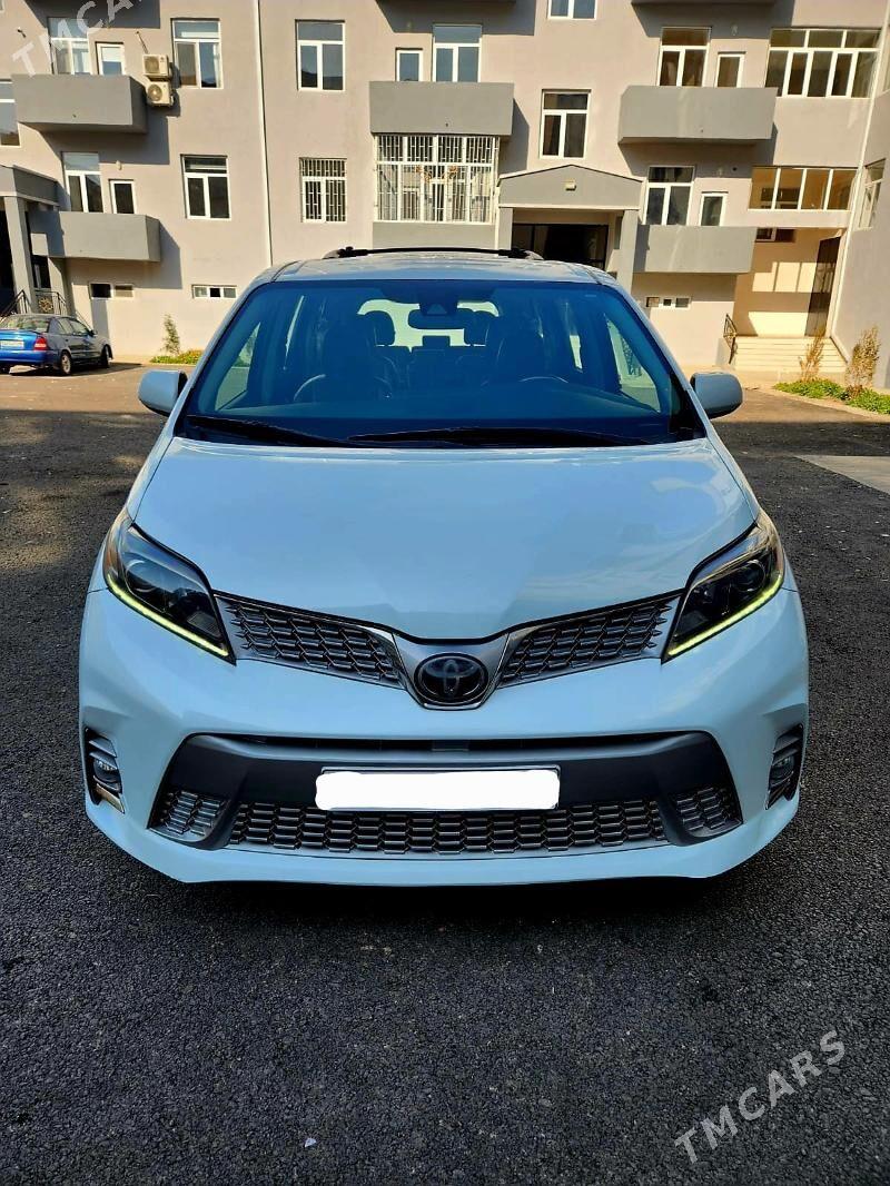 Toyota Sienna 2019 - 420 000 TMT - Baýramaly - img 1