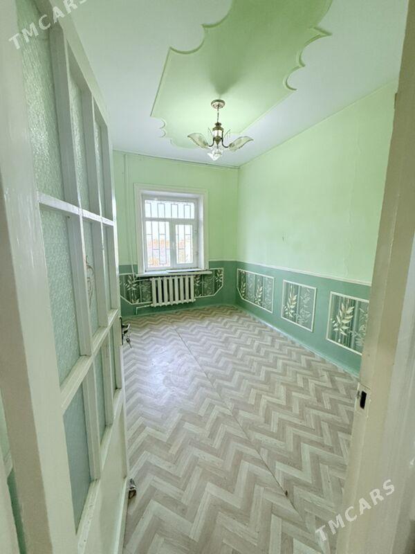 Учпункт мкр 4 комнат - Türkmenabat - img 2