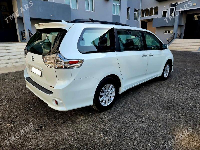 Toyota Sienna 2019 - 420 000 TMT - Baýramaly - img 7