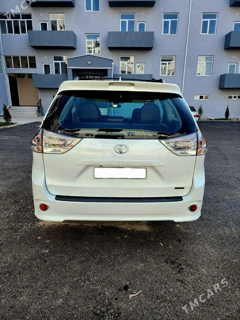 Toyota Sienna 2019 - 420 000 TMT - Baýramaly - img 10