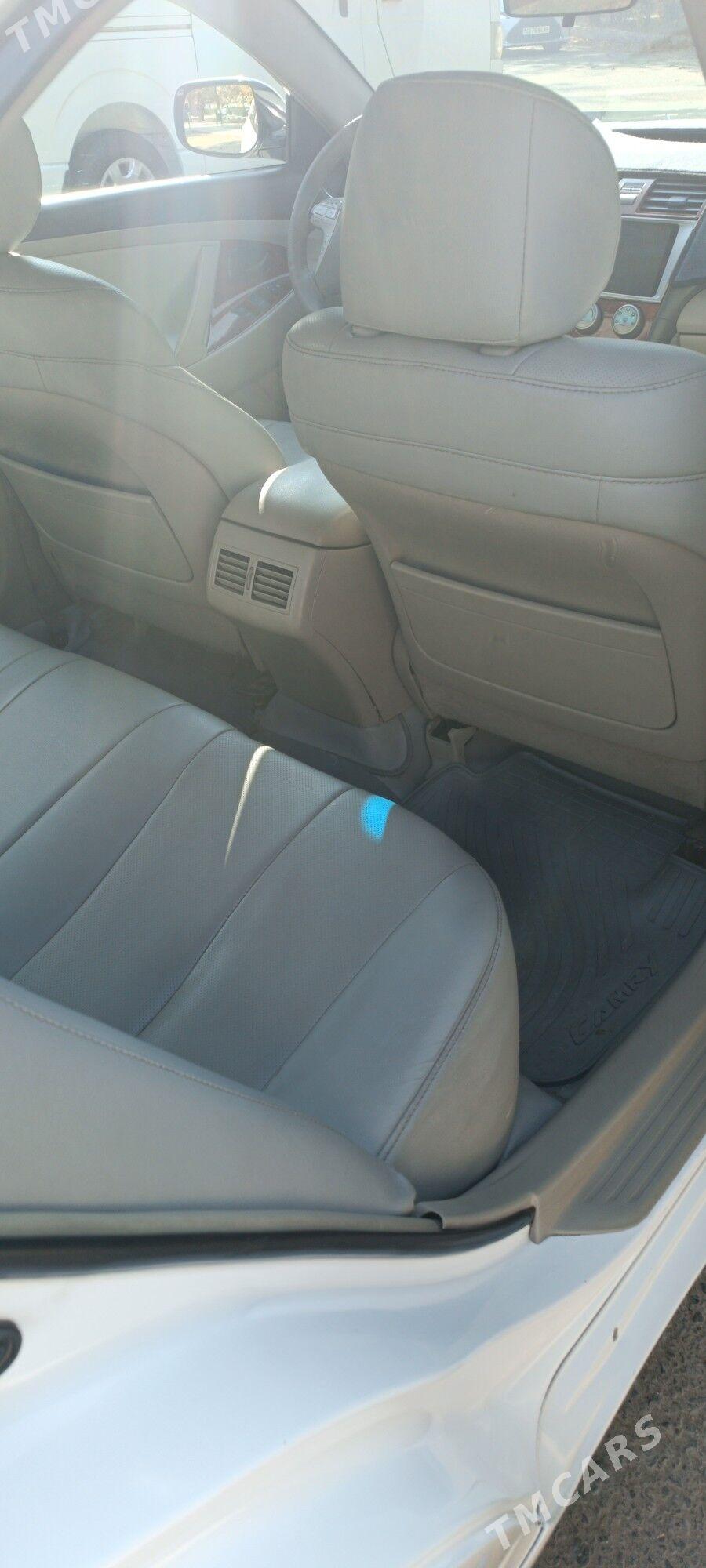 Toyota Camry 2010 - 170 000 TMT - 5 мкр - img 5