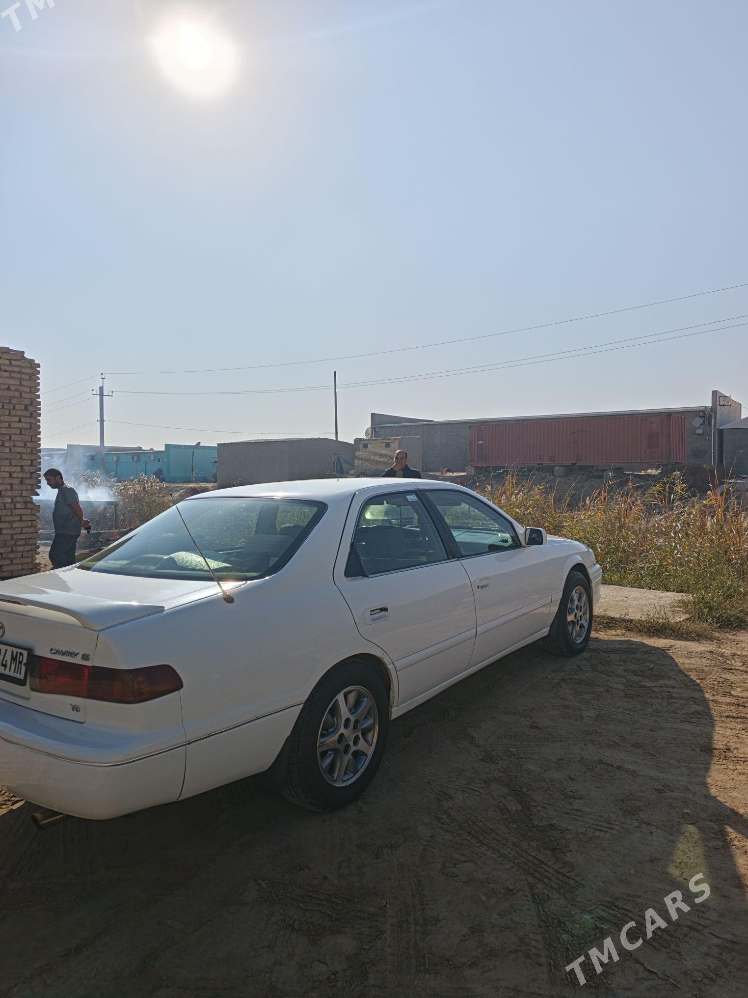 Toyota Camry 1999 - 135 000 TMT - Мары - img 5