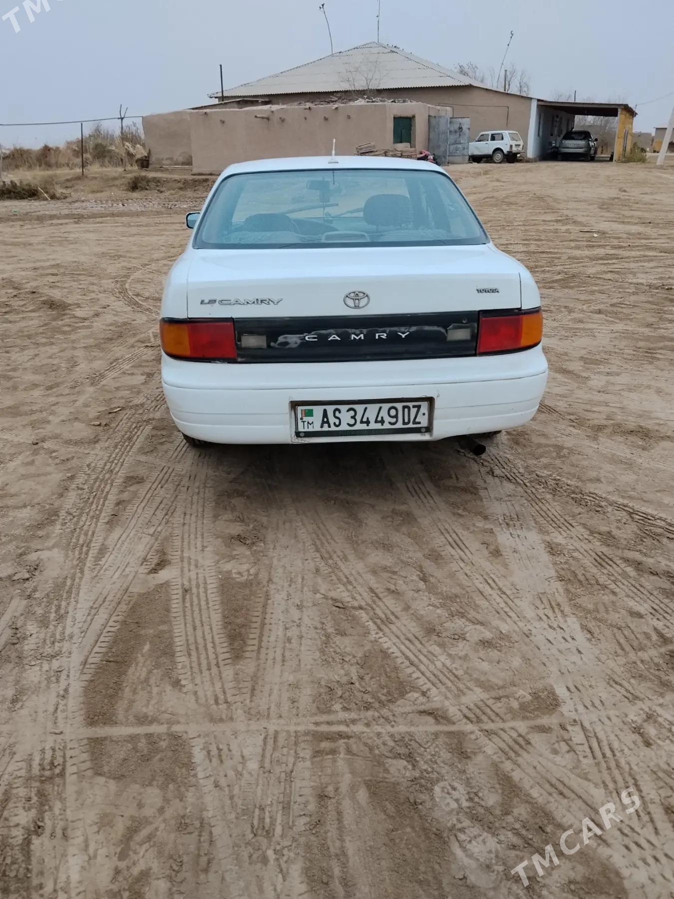 Toyota Camry 1993 - 88 000 TMT - Кёнеургенч - img 3