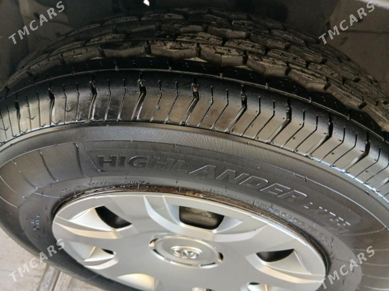 Toyota Hiace 2005 - 270 000 TMT - Бузмеин ГРЭС - img 7