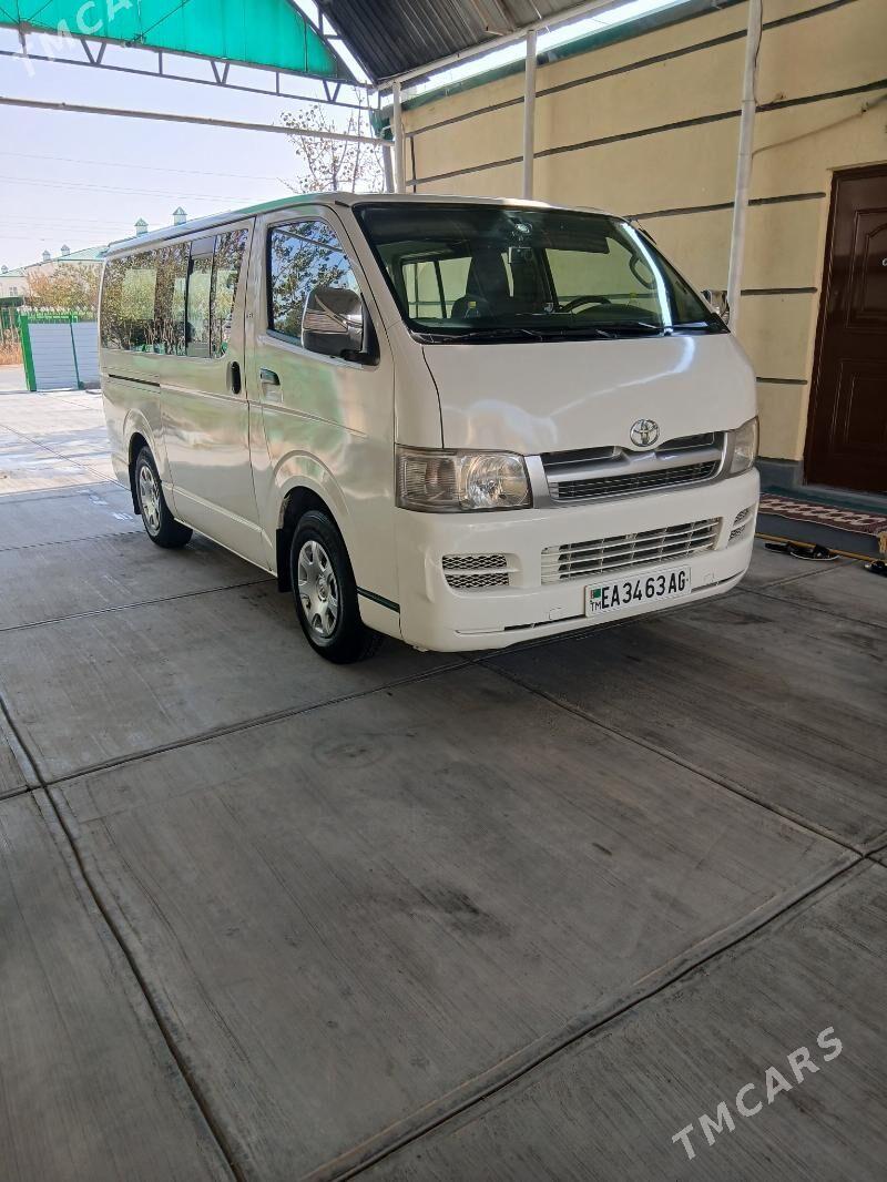 Toyota Hiace 2005 - 270 000 TMT - Бузмеин ГРЭС - img 3