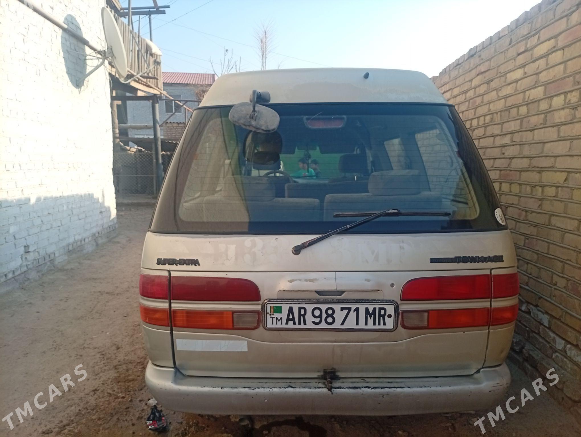 Toyota Hiace 1995 - 36 000 TMT - Туркменгала - img 3