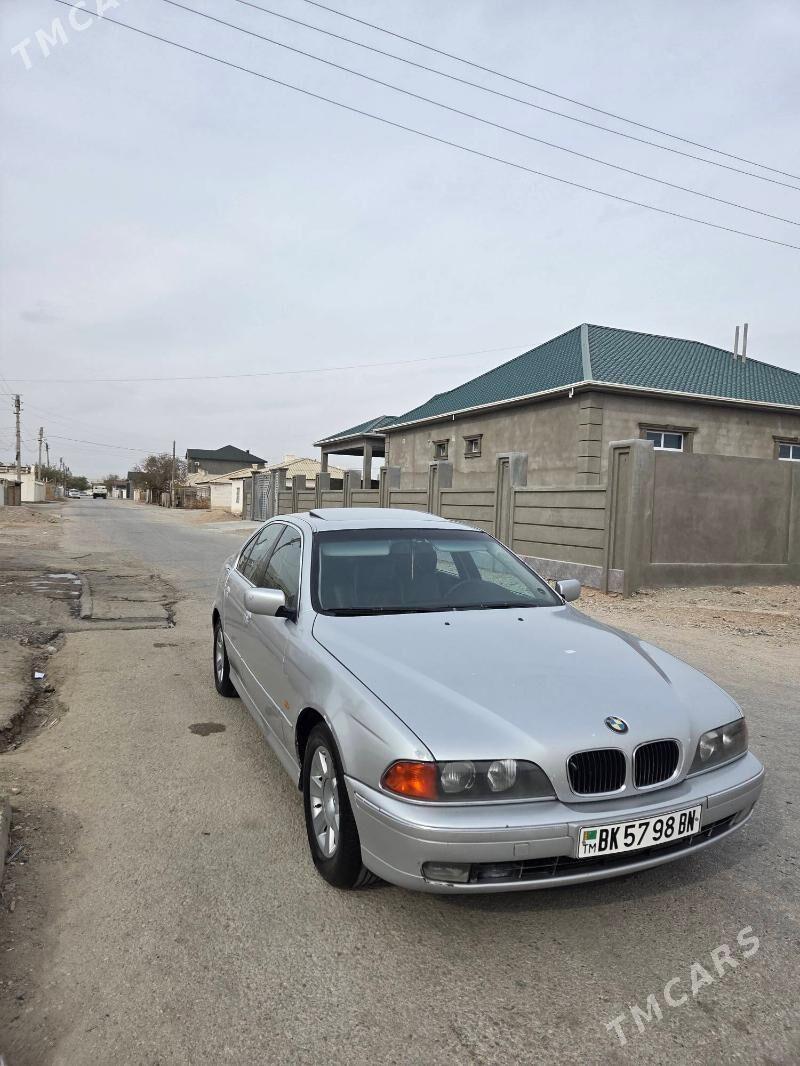 BMW E39 1999 - 100 000 TMT - Балканабат - img 2