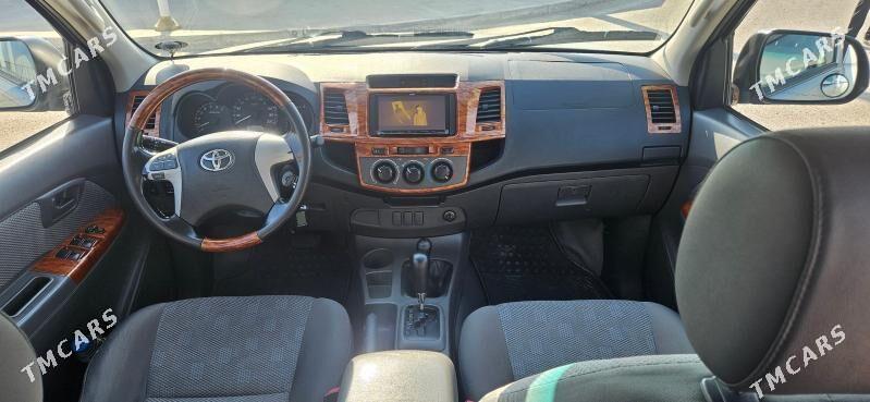 Toyota Hilux 2014 - 420 000 TMT - Байрамали - img 4