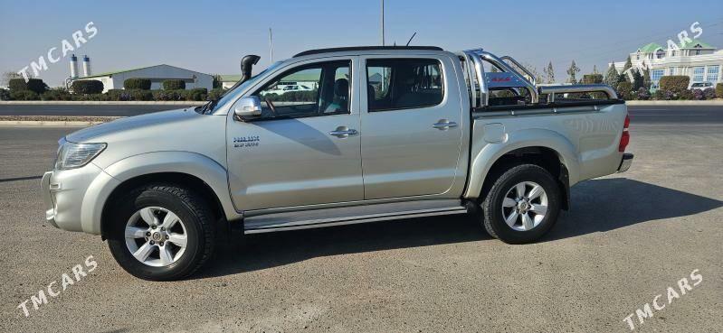 Toyota Hilux 2014 - 420 000 TMT - Байрамали - img 2