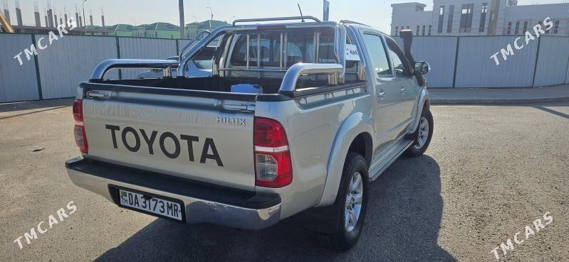 Toyota Hilux 2014 - 420 000 TMT - Байрамали - img 5