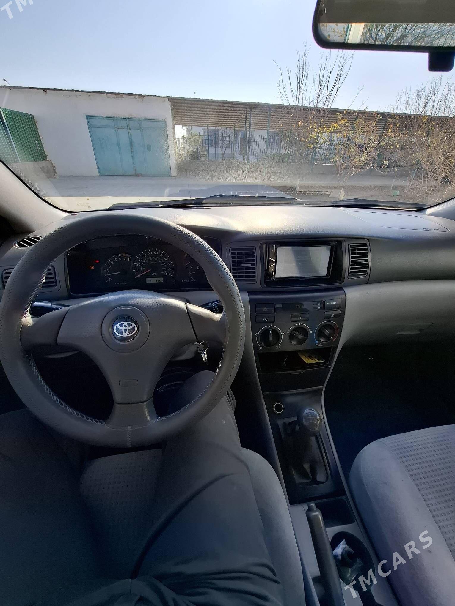 Toyota Corolla 2005 - 125 000 TMT - Тязе заман - img 8