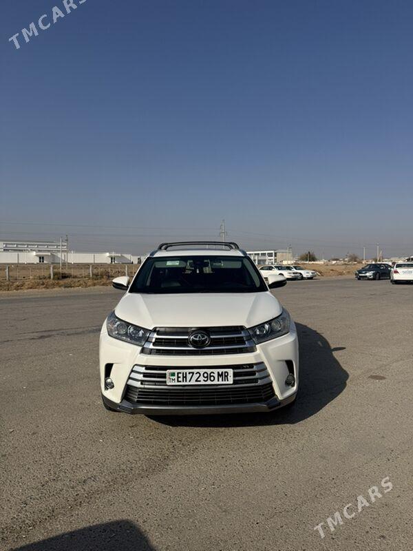 Toyota Highlander 2018 - 520 000 TMT - Мары - img 1