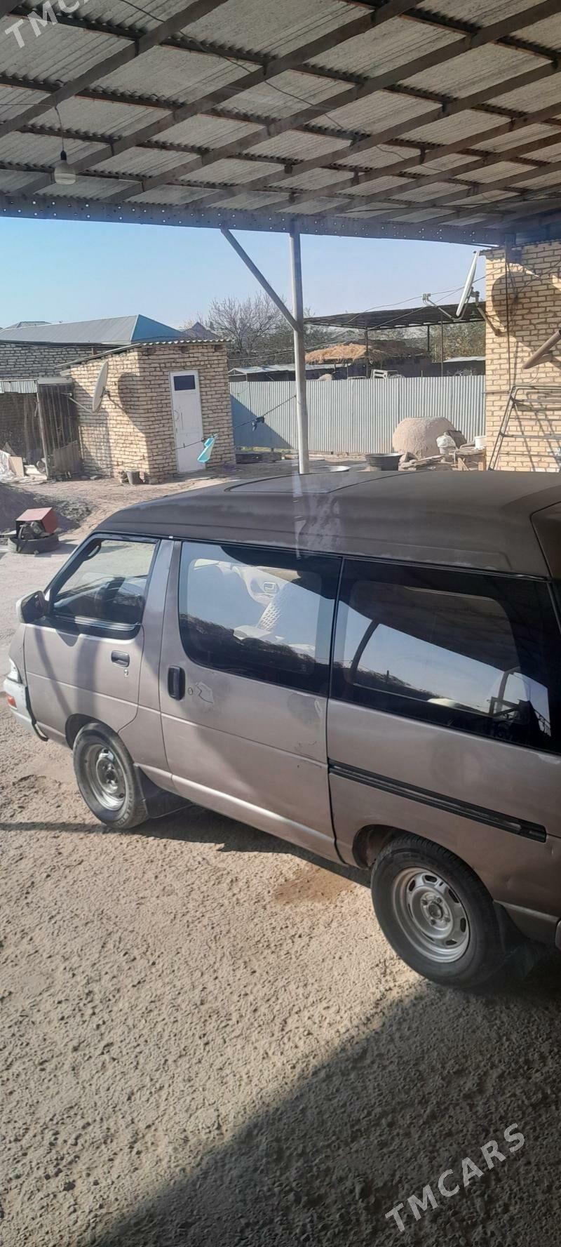 Toyota Hiace 1995 - 25 000 TMT - Мары - img 2