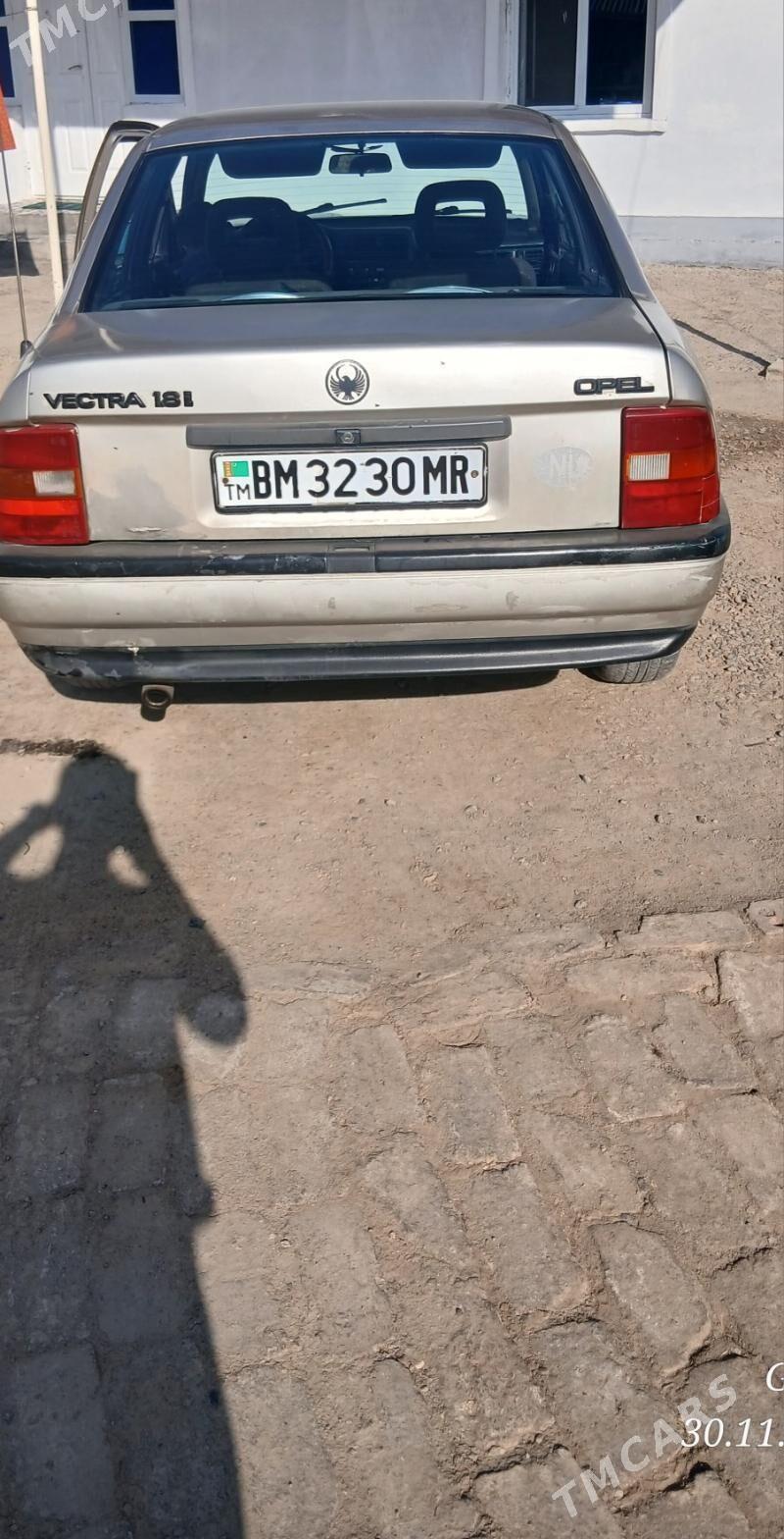 Opel Vectra 1990 - 33 000 TMT - Мары - img 1