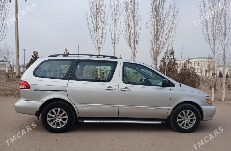 Toyota Sienna 2002 - 180 000 TMT - Daşoguz - img 4