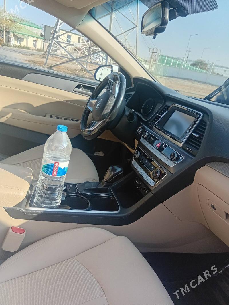 Hyundai Sonata 2018 - 190 000 TMT - Арзув - img 4