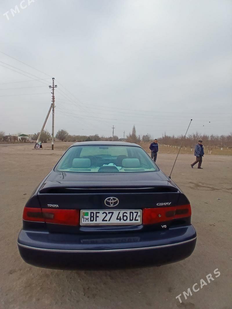 Toyota Camry 1998 - 125 000 TMT - Губадаг - img 6
